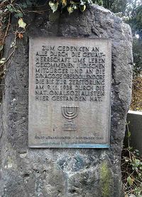 Gedenkplatte für die zerstörte Synagoge von Oberdollendorf